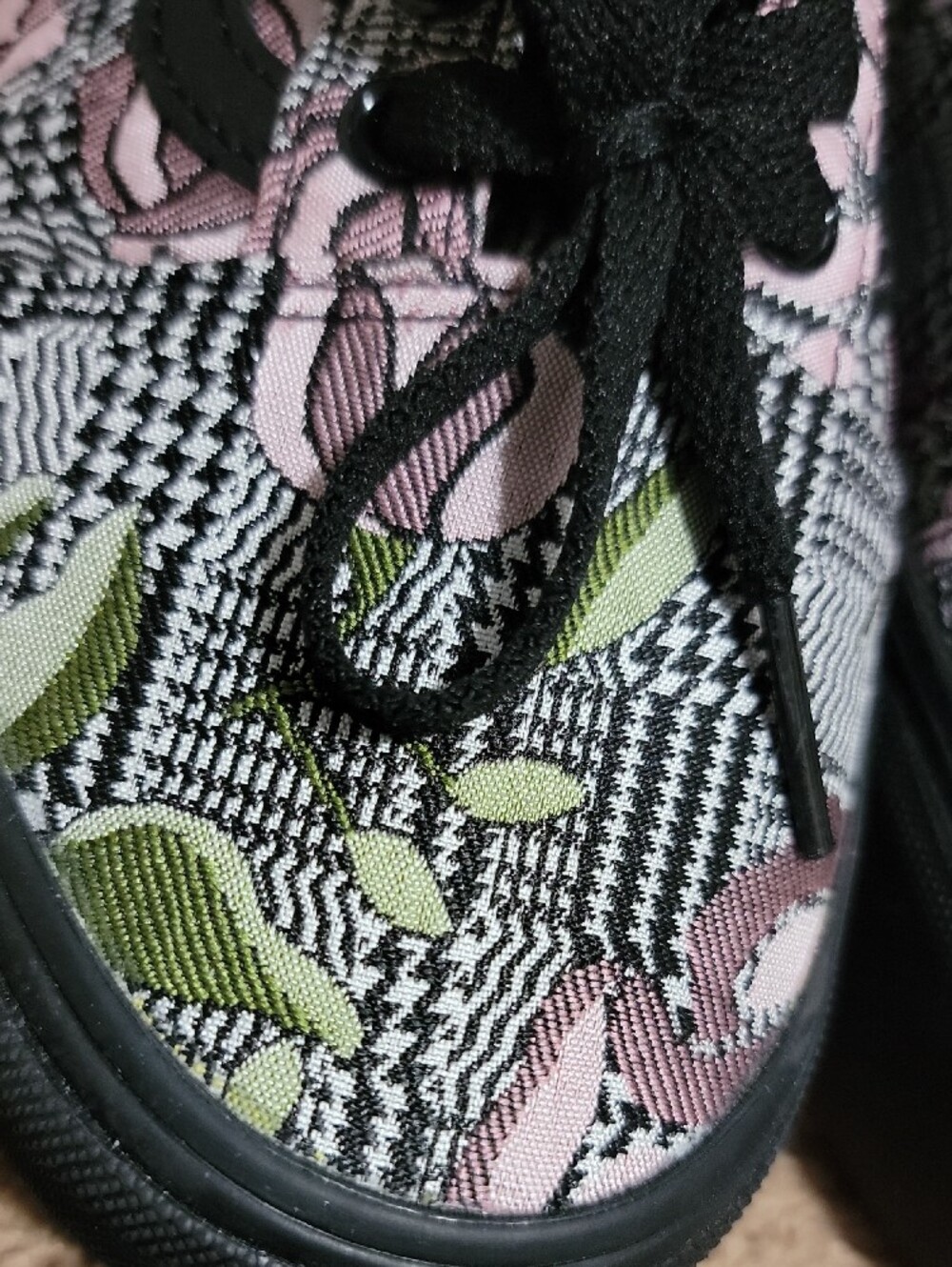 Vans Black Floral Patterned Sneakers - Picture 2 of 9